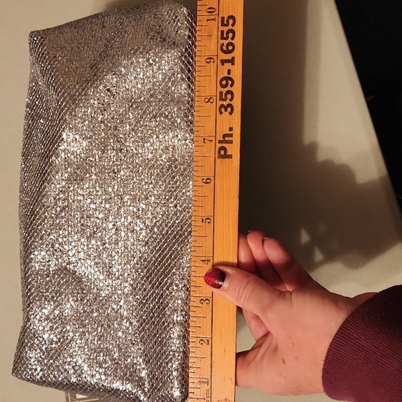 Metallic Silver make-up travel bag - Picture 4 of 6